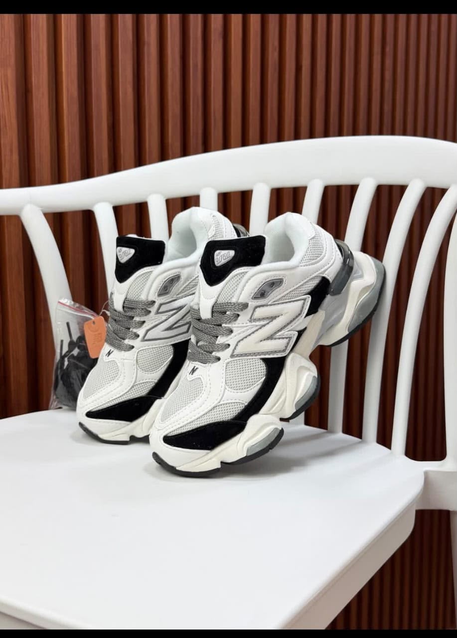 NEW BALANCE 9060